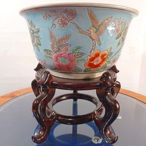 VINTAGE MACAU PORCELAIN BOWL Made in the 1960's Qianlong Period Design
